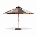 Parasool met een diameter van 200 cm in beige en bruin met een houten frame